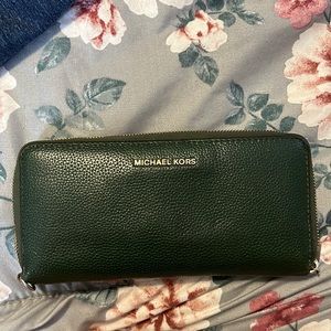 Michael Kors L Wallet